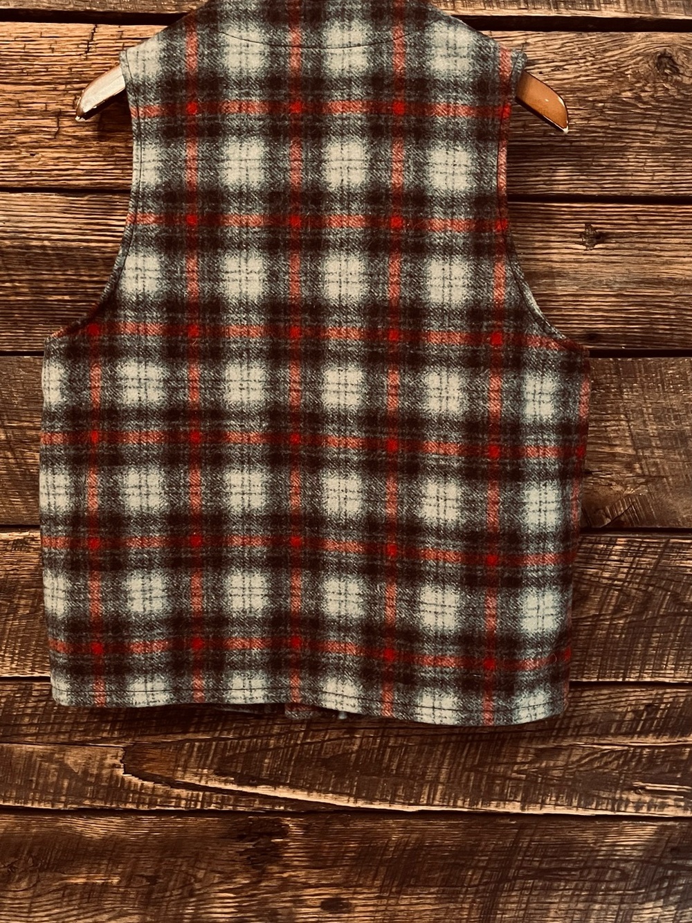 Filson 100% wool plaid men’s vest with pockets button front sz 40 red grey wht - Picture 4 of 4